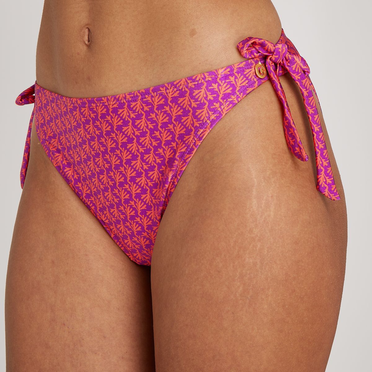 Bikini bottom bow coral