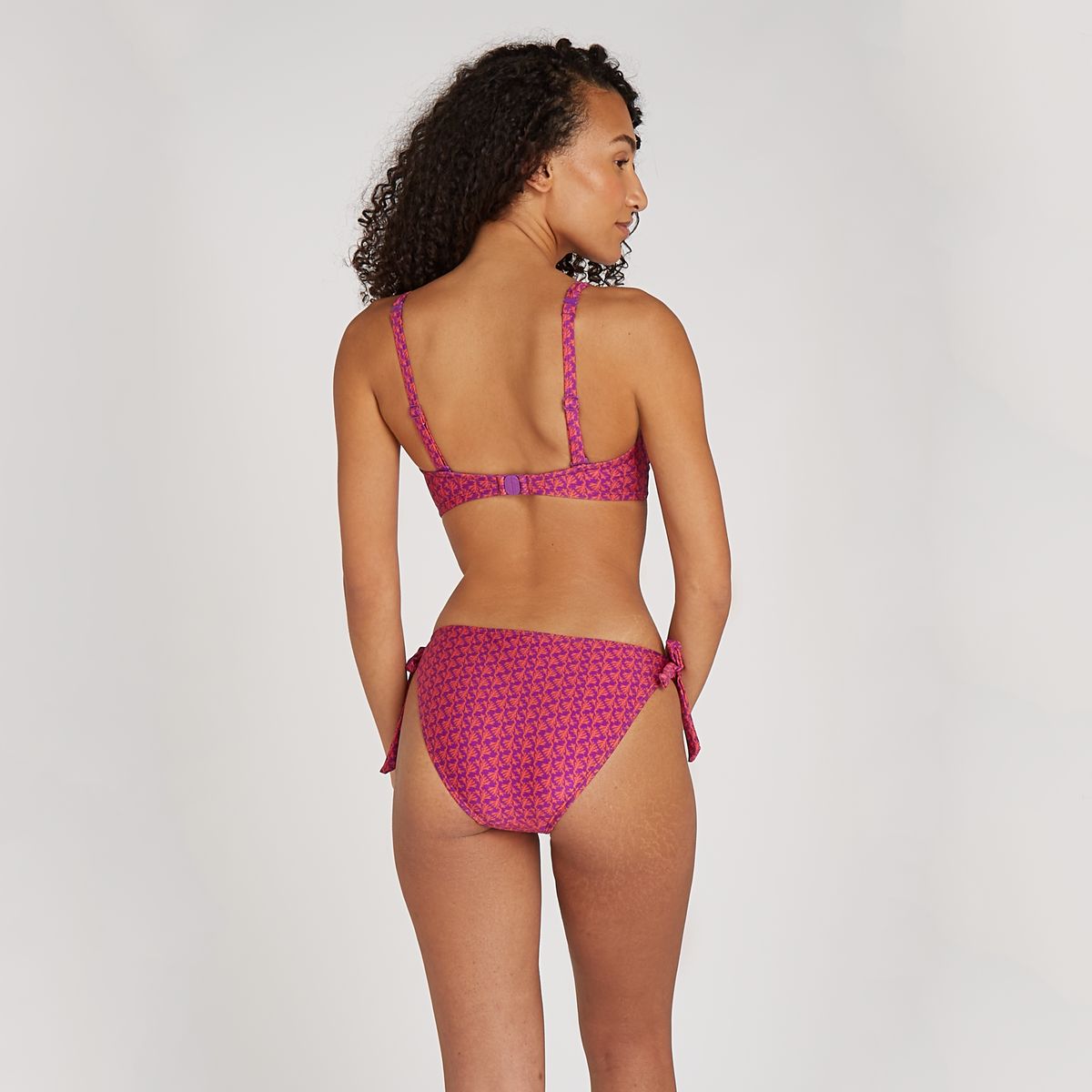 Bikini bottom bow coral